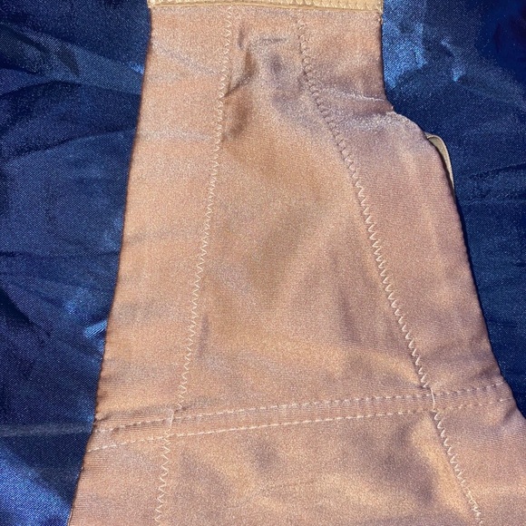 Pink Rhinestone with pearls - top - Picture 4 of 4